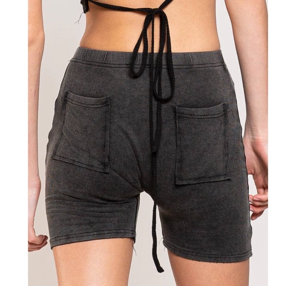 🌺HP High-Waisted Baby Soft Ribbed Adore Biker Short NWT - Picture 1 of 7